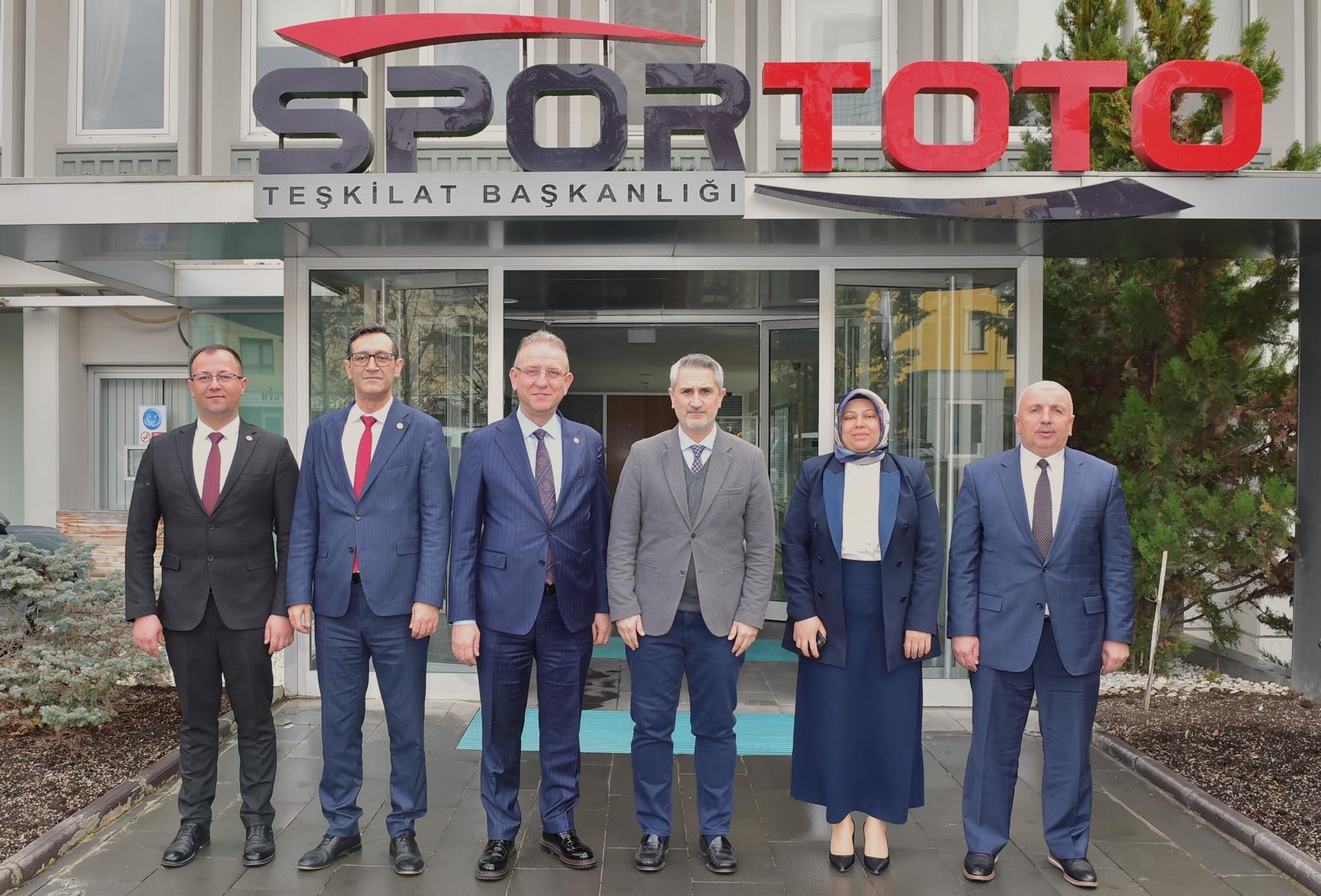 KURUÇAY BELEDİYE BAŞKANI RENGÜL ATICI'DAN SPOR TOTOYA ZİYARET