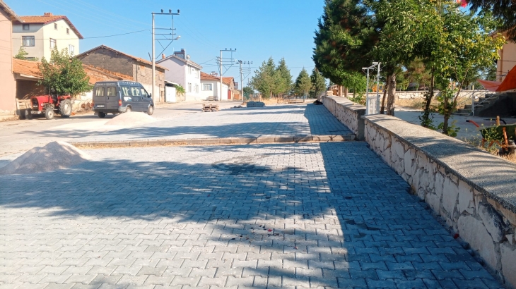 PARKE TAŞI DÖŞEME ÇALIŞMASI